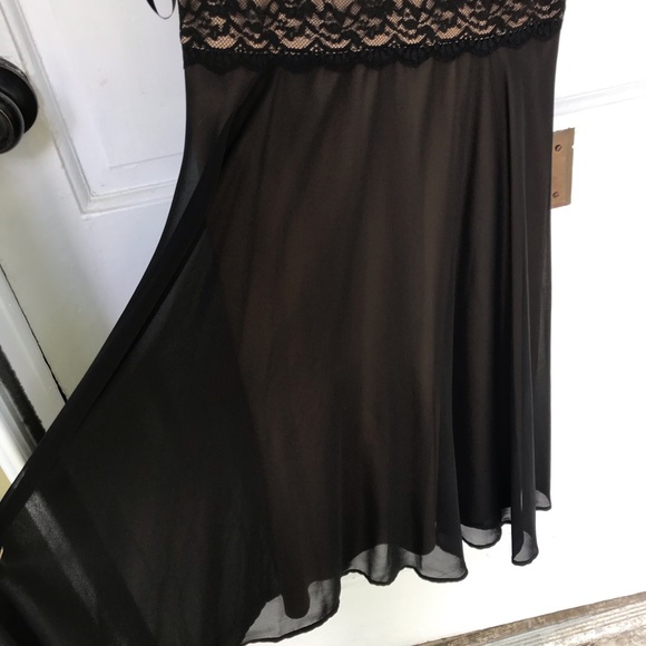 Gorgeous Black Overlay Formal Lace Dress - Picture 7 of 15